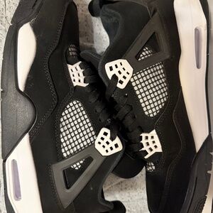 Jordan 4 retro White Thunder men’s size 12